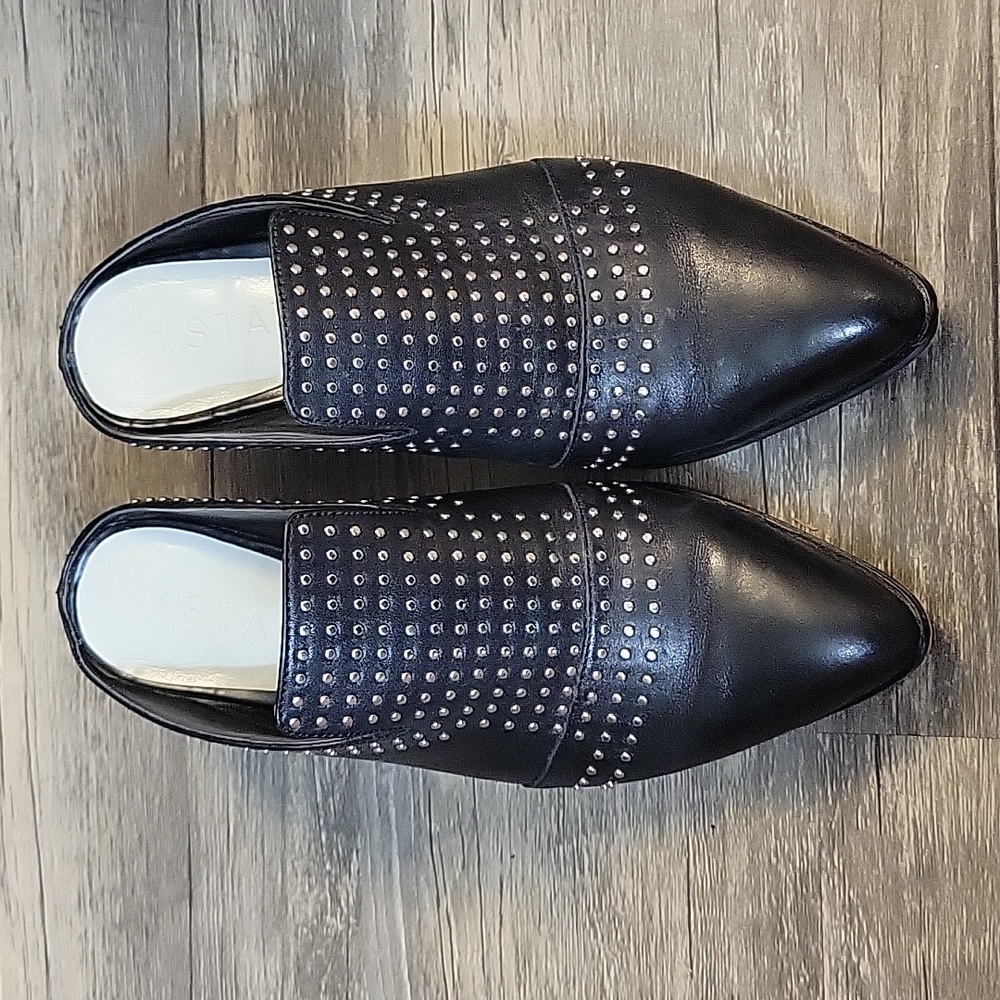 Women's black leather mule
